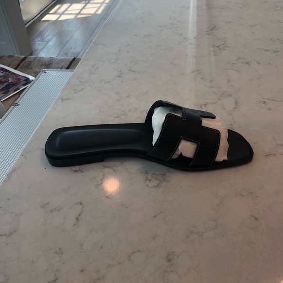 Hermes Oran Sandal Never Worn w/ shoe bags/box - Picture 3 of 5